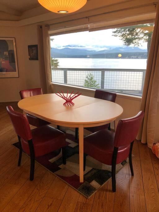 Waterfront, Sunsets And Mountains Holiday home Port Townsend